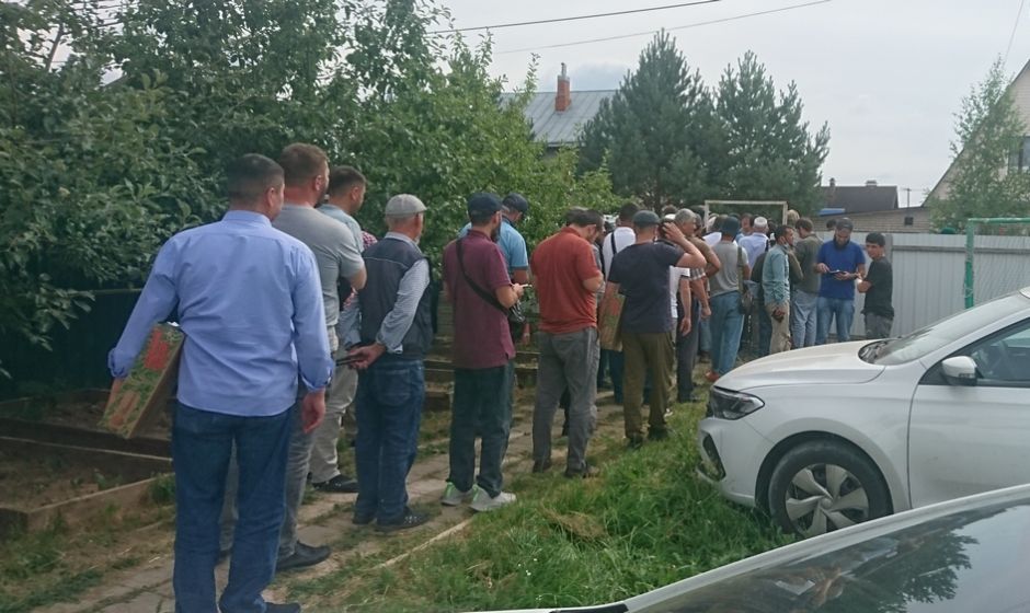 Проверка документов в мечети Малоярославца