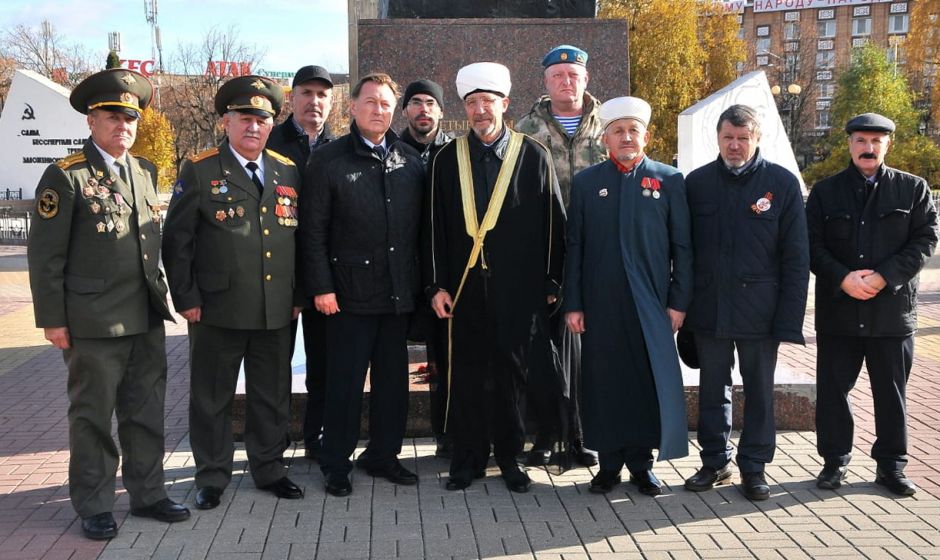 Еще один солдат с войны домой вернулся...