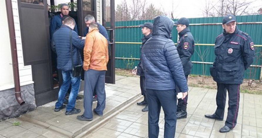 Проверка документов в мечети Малоярославца