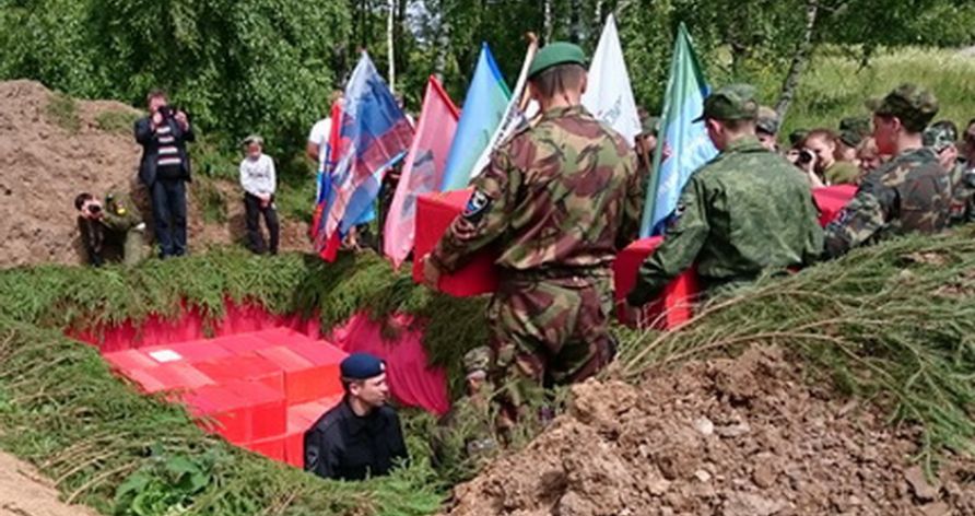 Захоронение останков воинов на Зайцевой Горе.