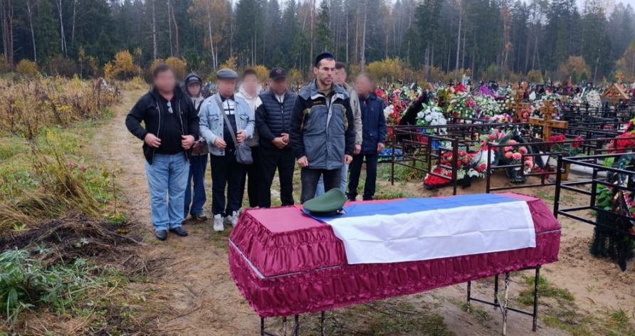 В Балабаново простились с участником СВО